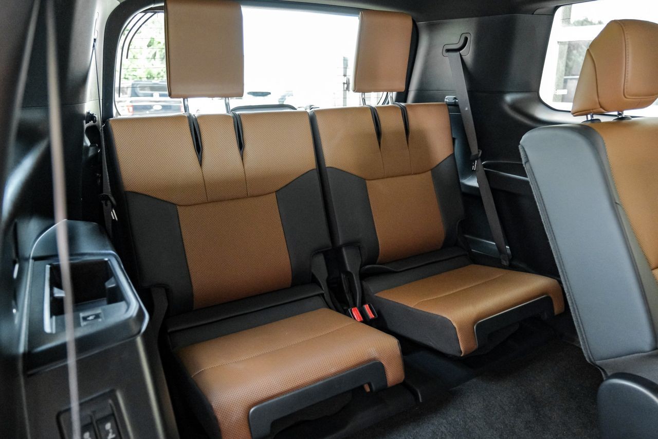 Lexus GX Vehicle Main Gallery Image 52