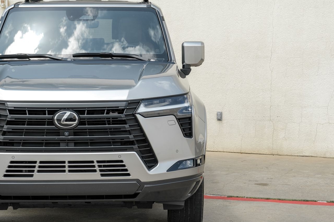 Lexus GX Vehicle Main Gallery Image 61