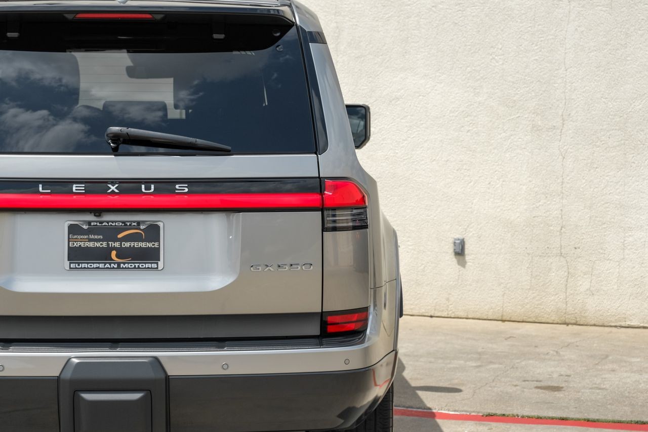 Lexus GX Vehicle Main Gallery Image 62