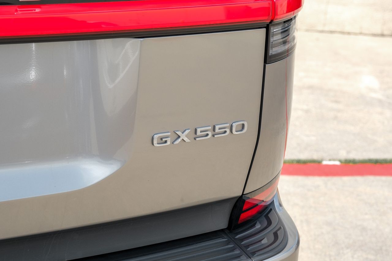 Lexus GX Vehicle Main Gallery Image 64