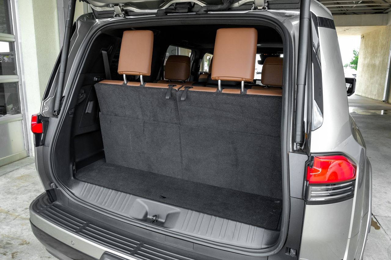 Lexus GX Vehicle Main Gallery Image 65