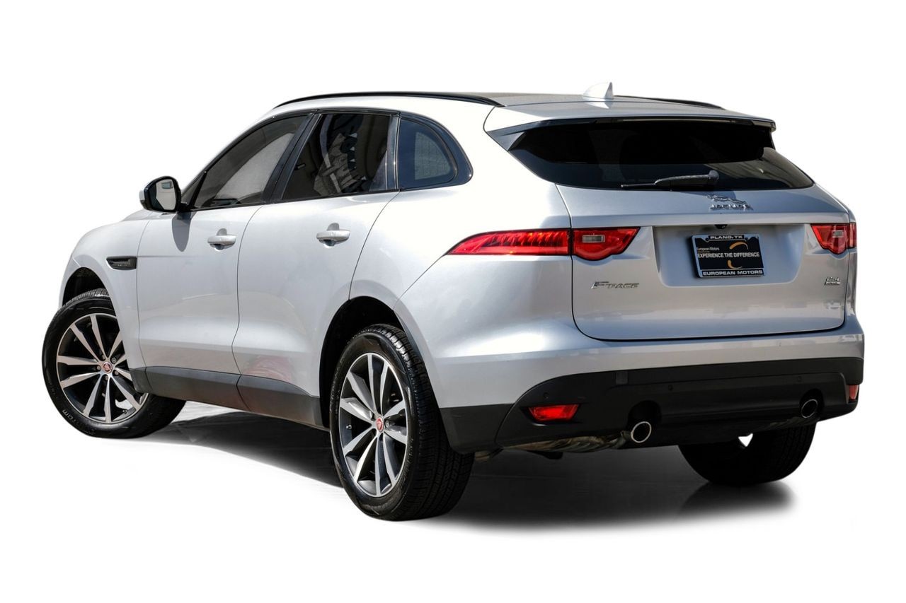 Jaguar F-Pace Vehicle Main Gallery Image 11