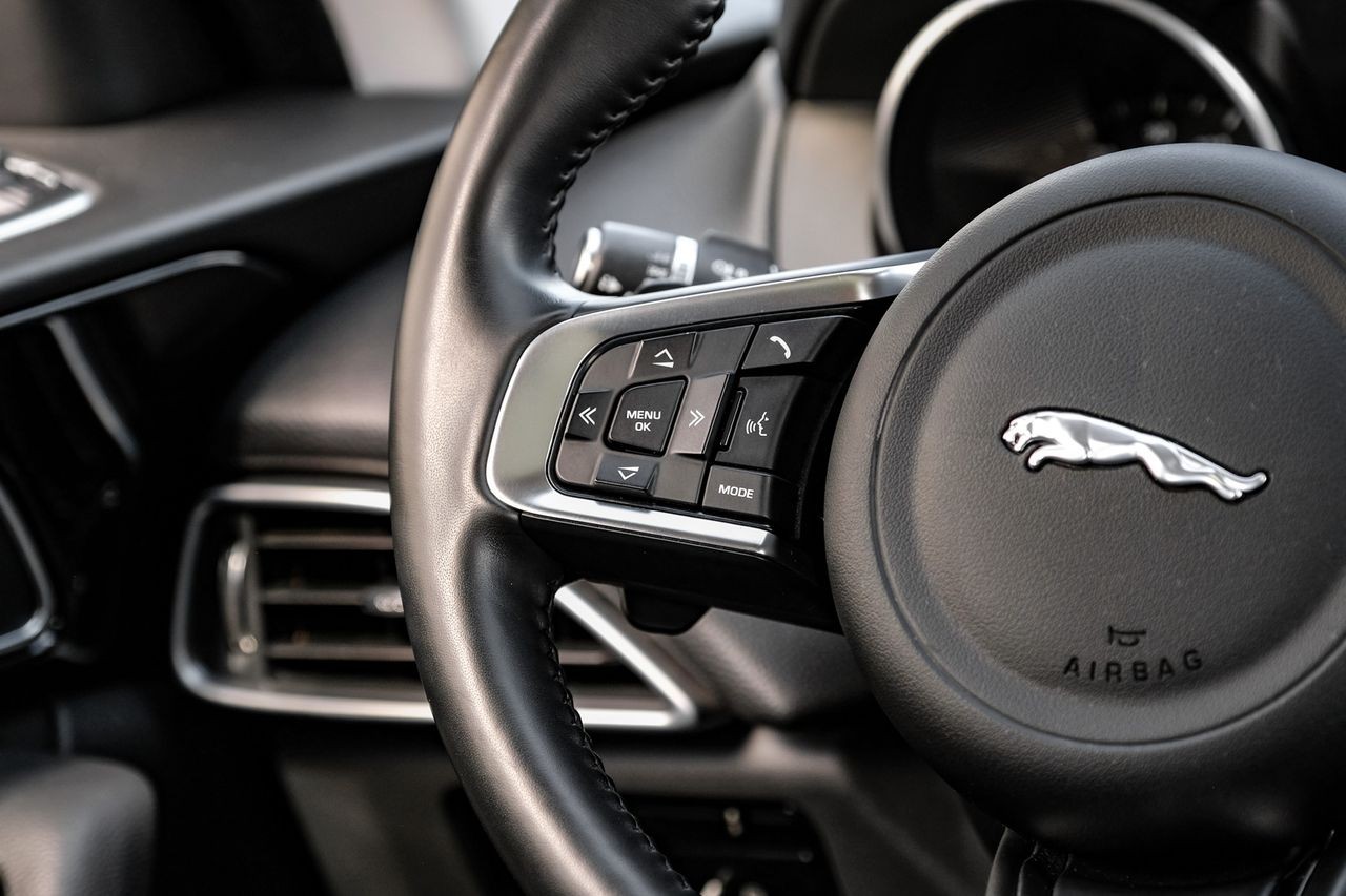 Jaguar F-Pace Vehicle Main Gallery Image 18
