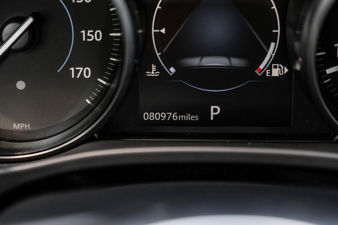 Jaguar F-Pace Vehicle Main Gallery Image 21