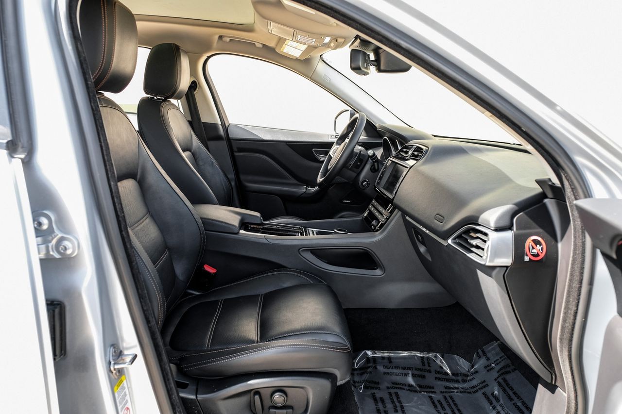 Jaguar F-Pace Vehicle Main Gallery Image 31