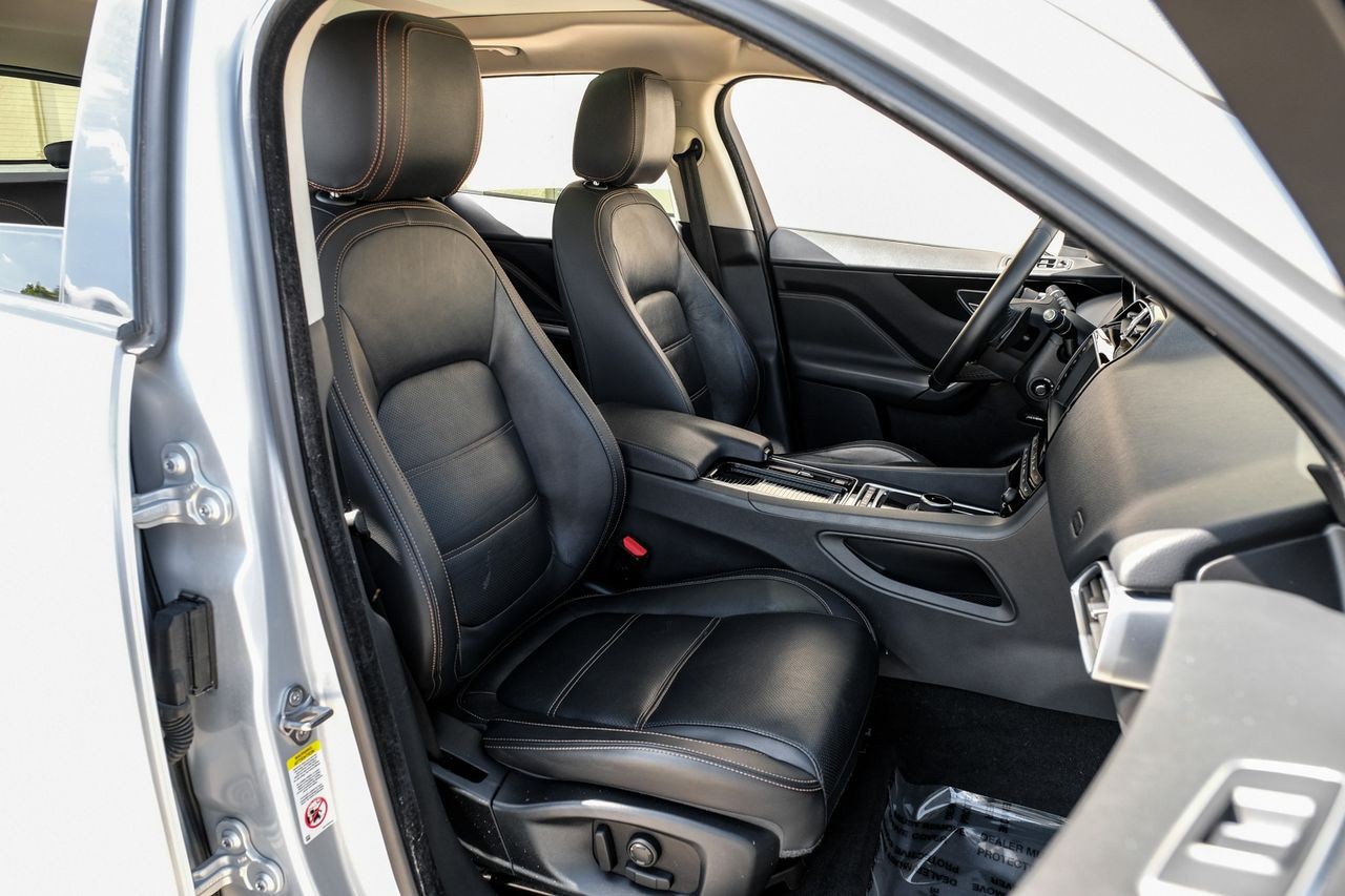 Jaguar F-Pace Vehicle Main Gallery Image 32