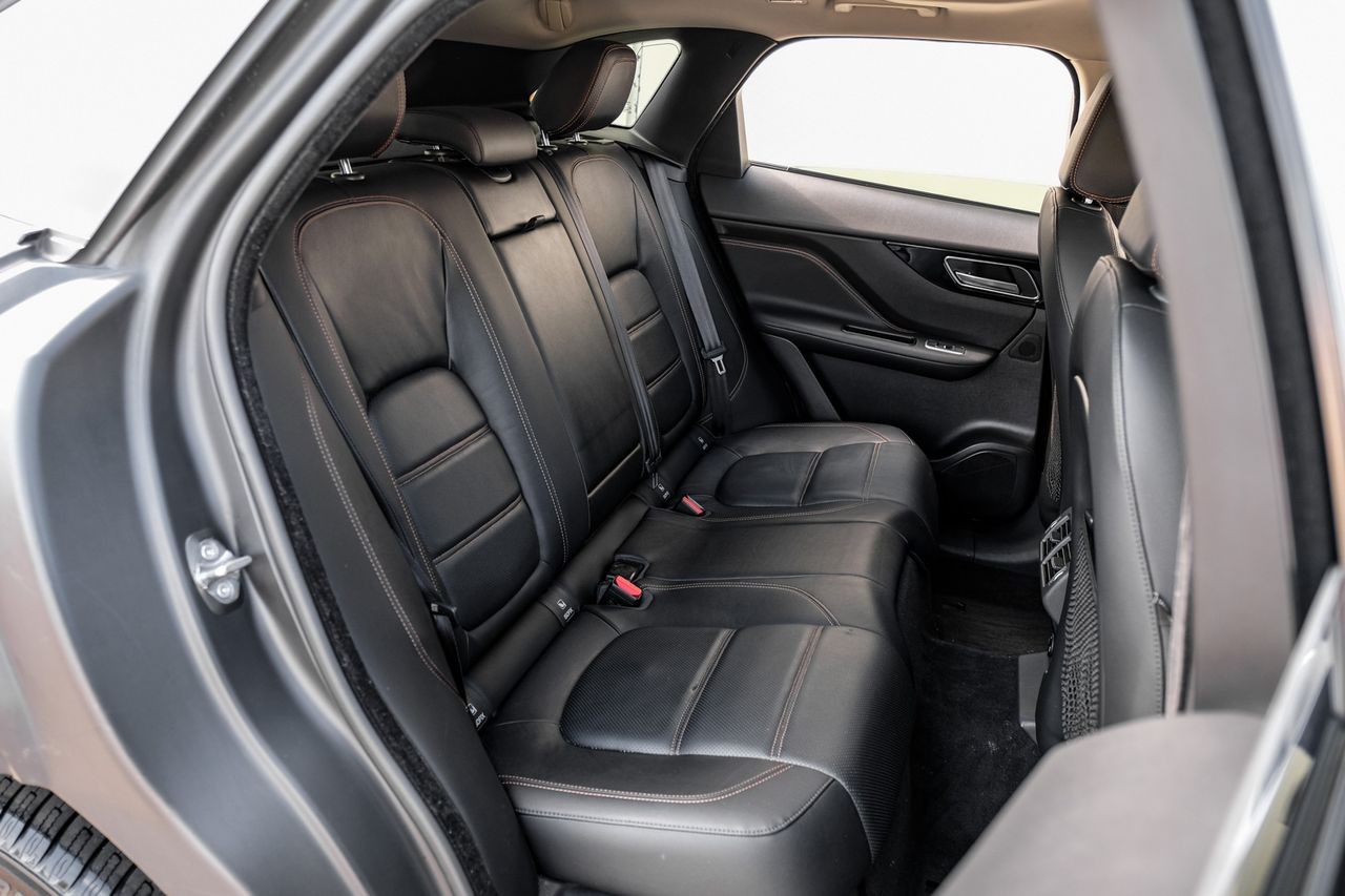 Jaguar F-Pace Vehicle Main Gallery Image 33
