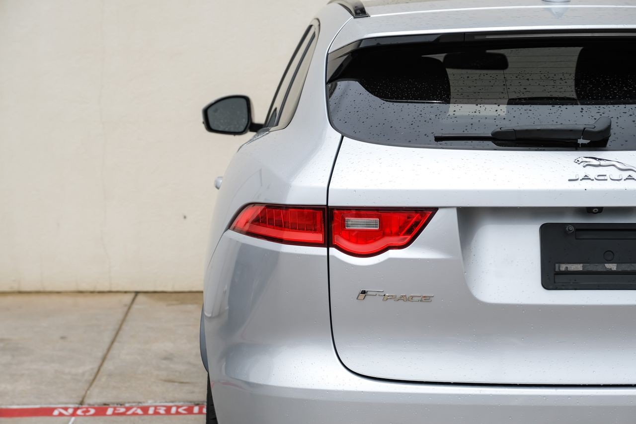 Jaguar F-Pace Vehicle Main Gallery Image 45
