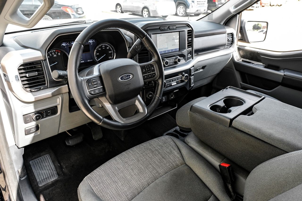 Ford F-150 Vehicle Main Gallery Image 03
