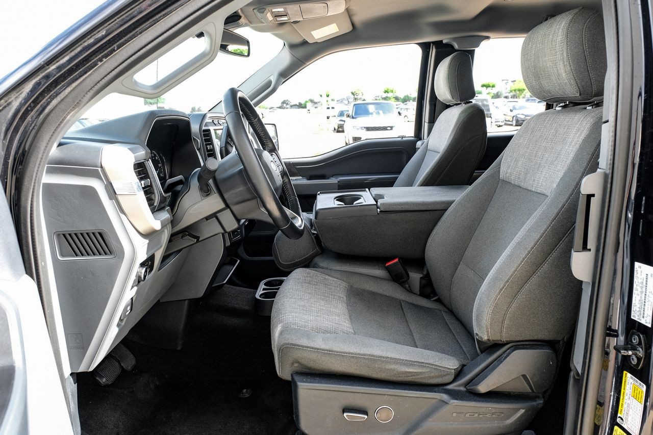 Ford F-150 Vehicle Main Gallery Image 04