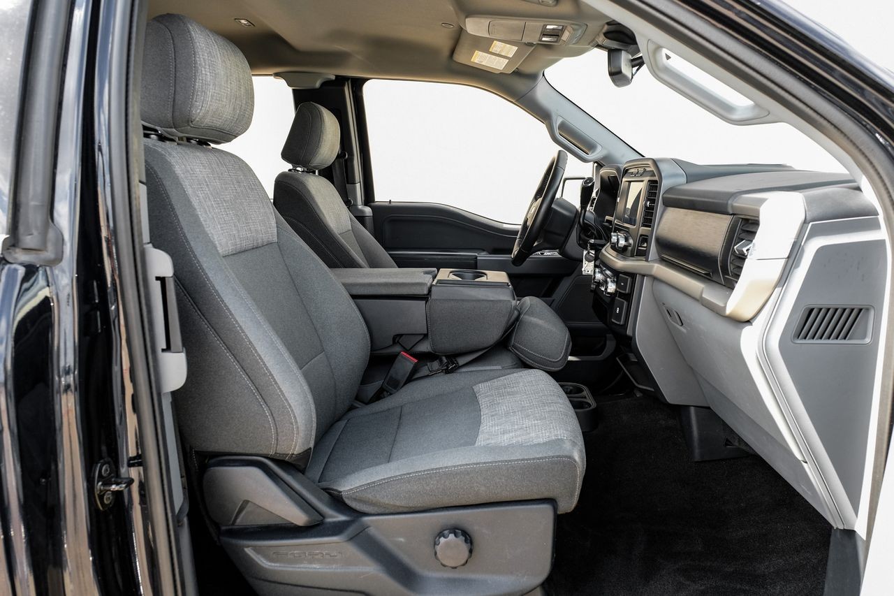 Ford F-150 Vehicle Main Gallery Image 32
