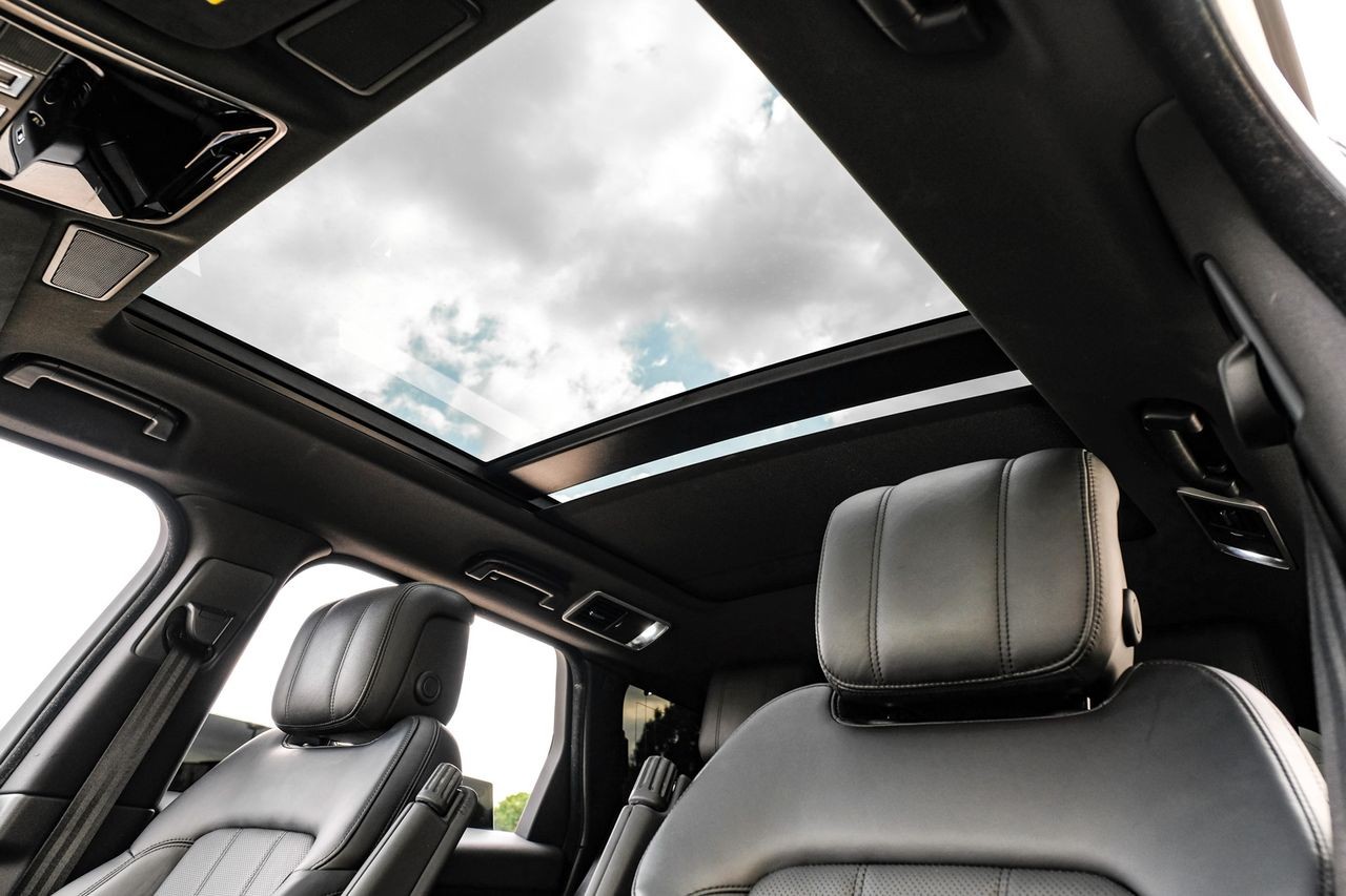 Land Rover Range Rover Sport Vehicle Main Gallery Image 05
