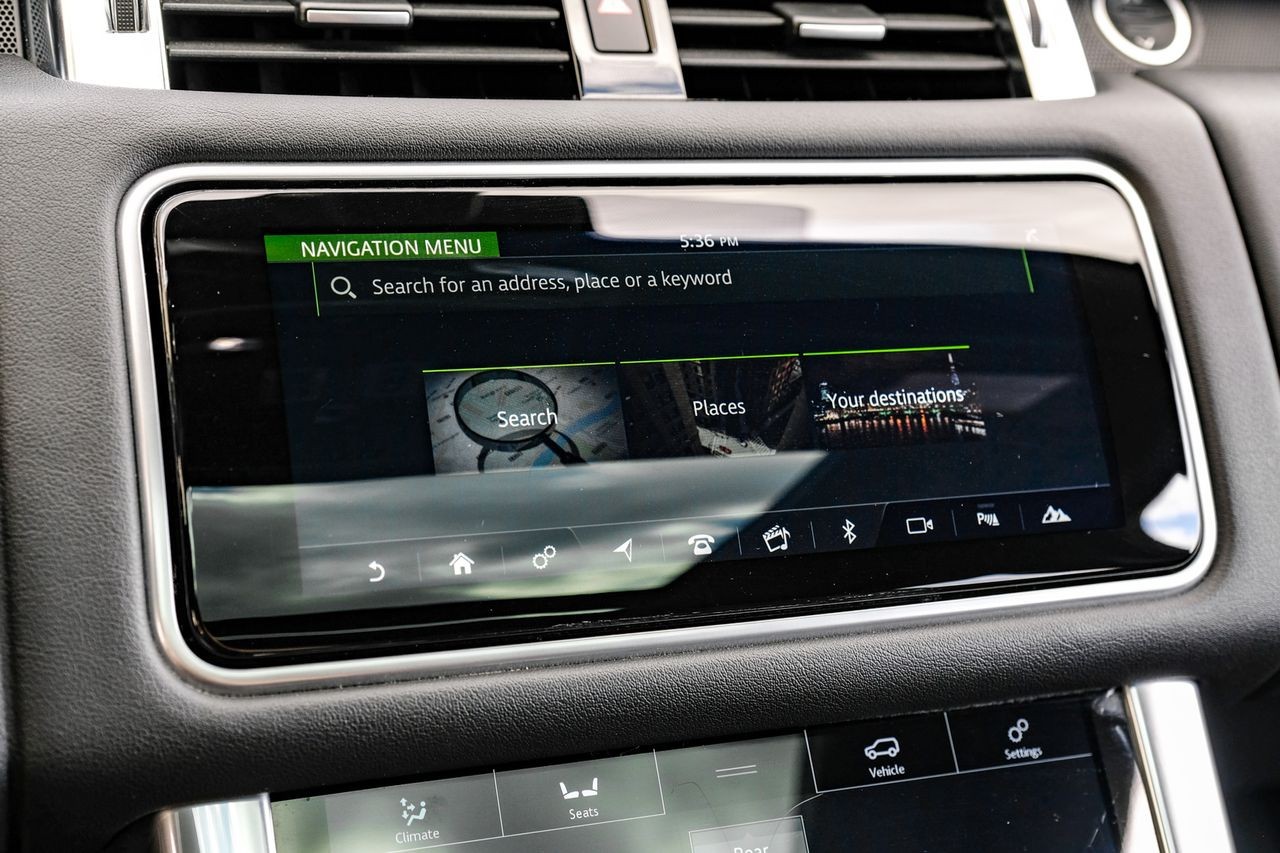 Land Rover Range Rover Sport Vehicle Main Gallery Image 23