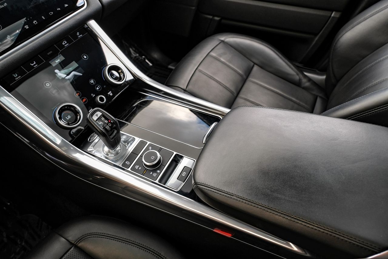 Land Rover Range Rover Sport Vehicle Main Gallery Image 25