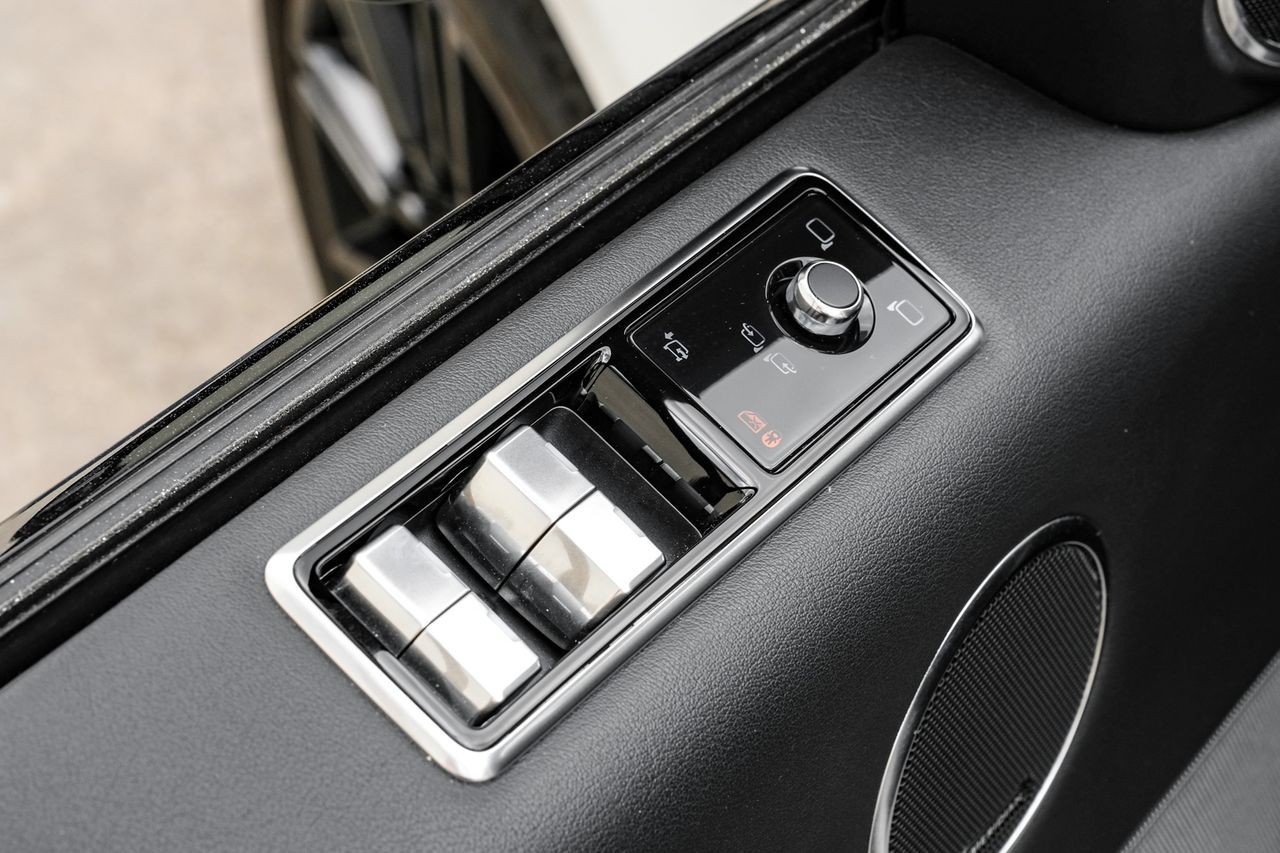 Land Rover Range Rover Sport Vehicle Main Gallery Image 40