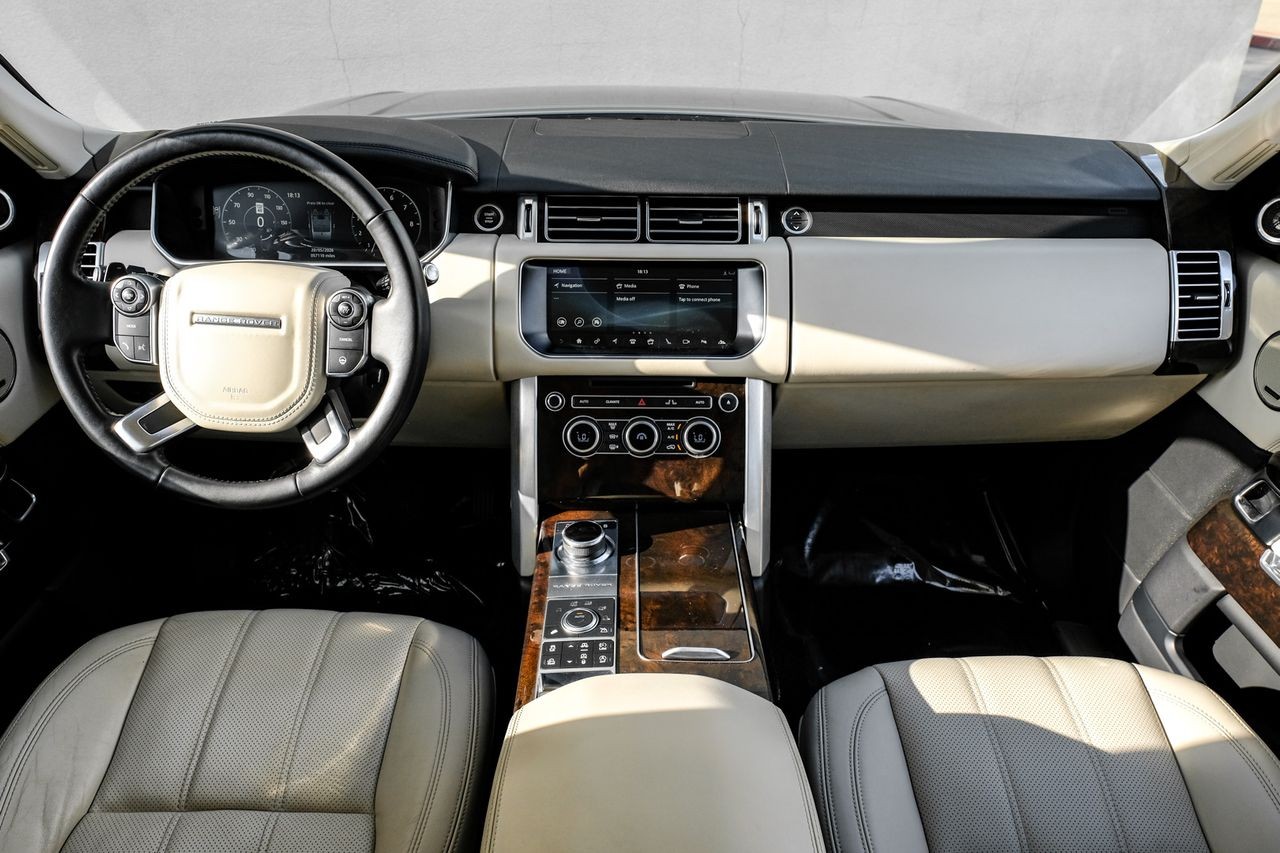 Land Rover Range Rover Vehicle Main Gallery Image 15
