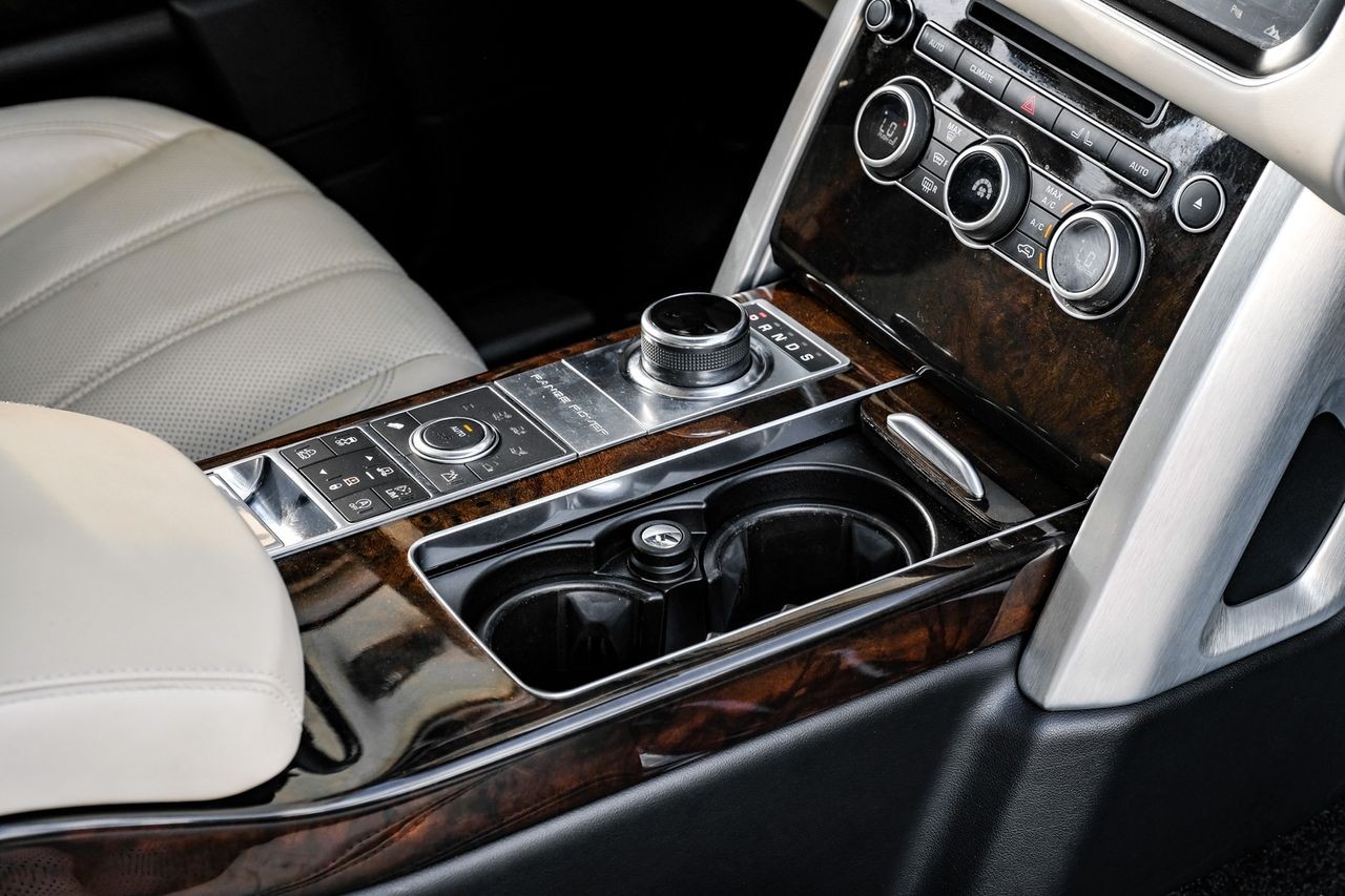 Land Rover Range Rover Vehicle Main Gallery Image 22