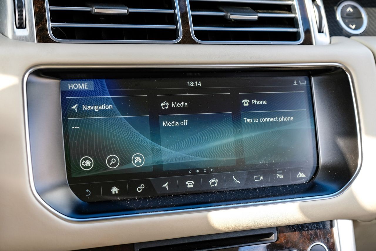 Land Rover Range Rover Vehicle Main Gallery Image 25