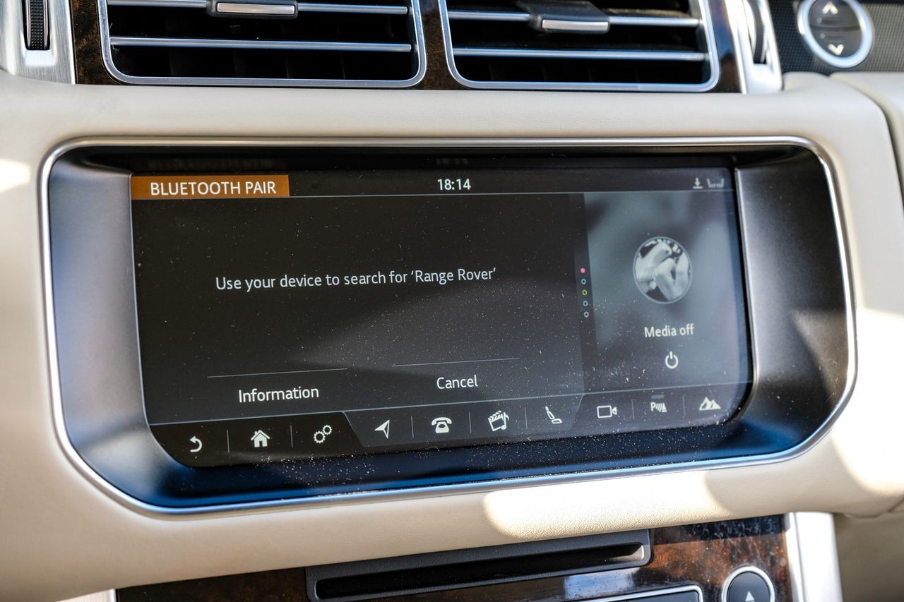 Land Rover Range Rover Vehicle Main Gallery Image 26