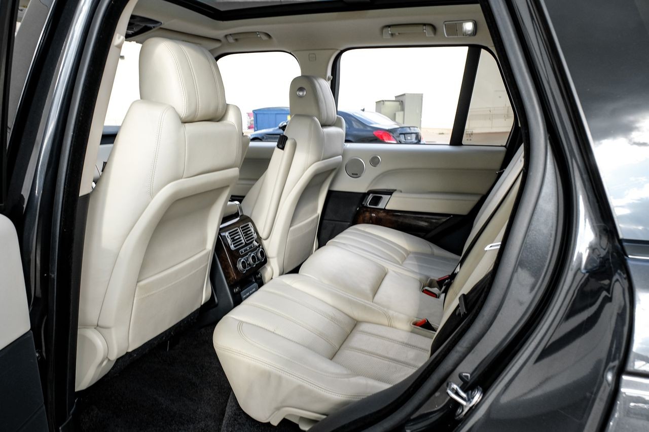 Land Rover Range Rover Vehicle Main Gallery Image 35