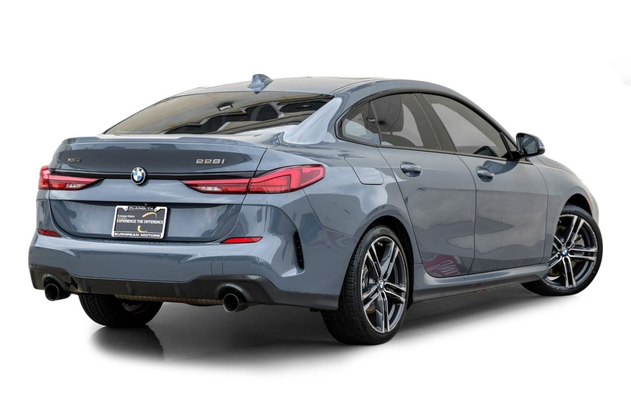 BMW 2 Series Vehicle Main Gallery Image 09