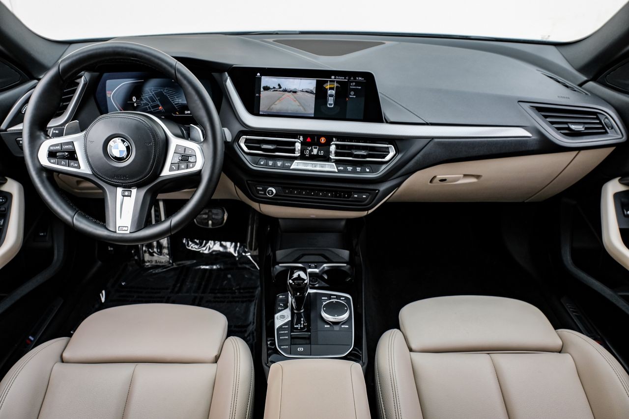 BMW 2 Series Vehicle Main Gallery Image 15