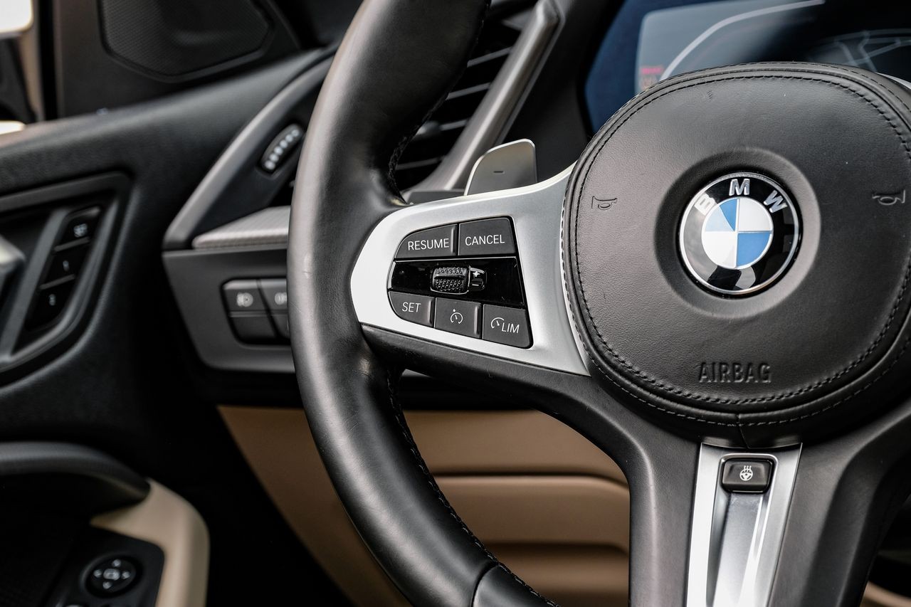 BMW 2 Series Vehicle Main Gallery Image 18