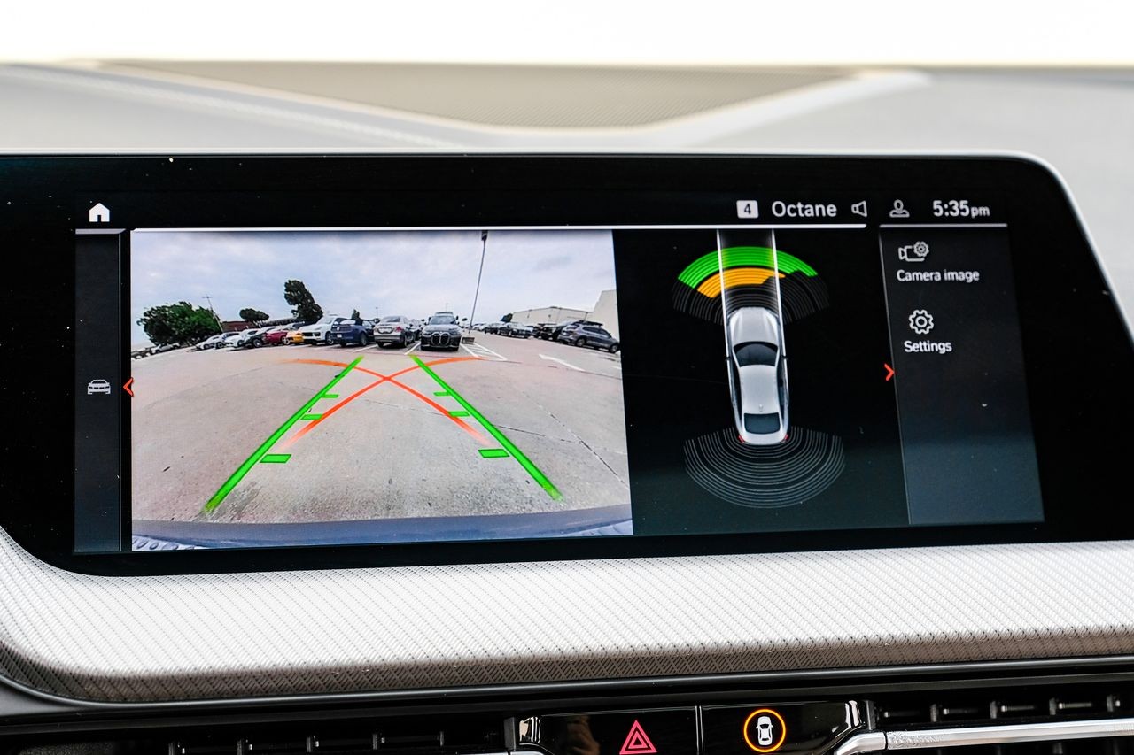BMW 2 Series Vehicle Main Gallery Image 23
