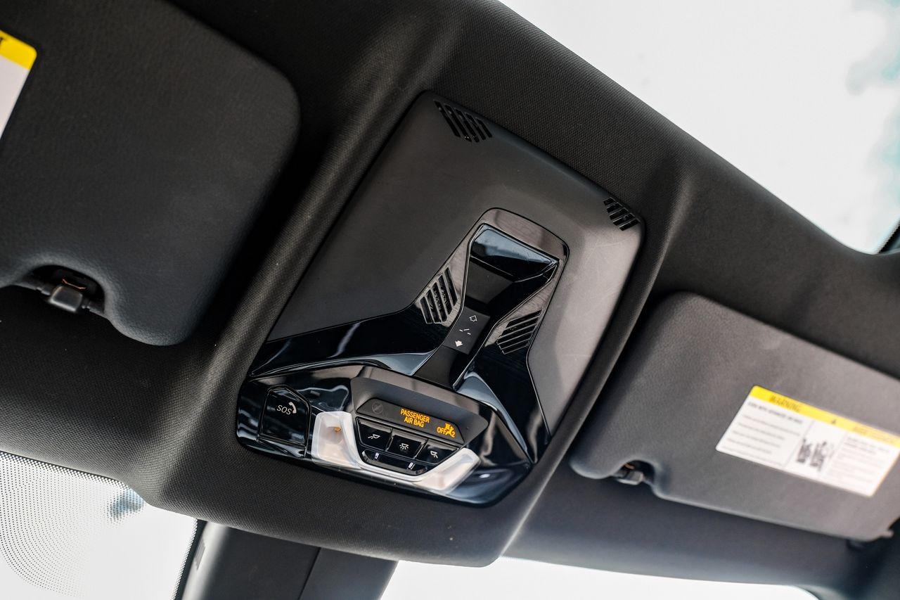 BMW 2 Series Vehicle Main Gallery Image 29