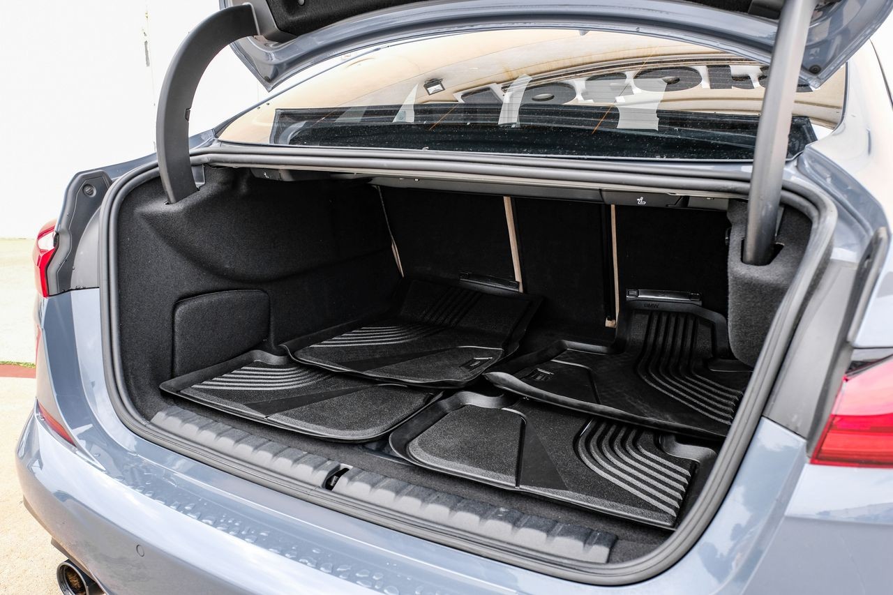 BMW 2 Series Vehicle Main Gallery Image 44