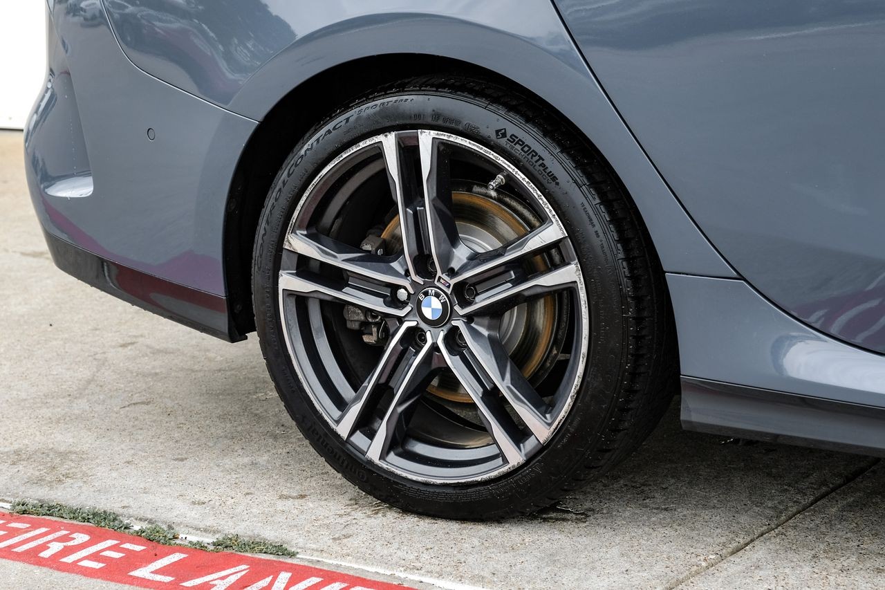 BMW 2 Series Vehicle Main Gallery Image 48