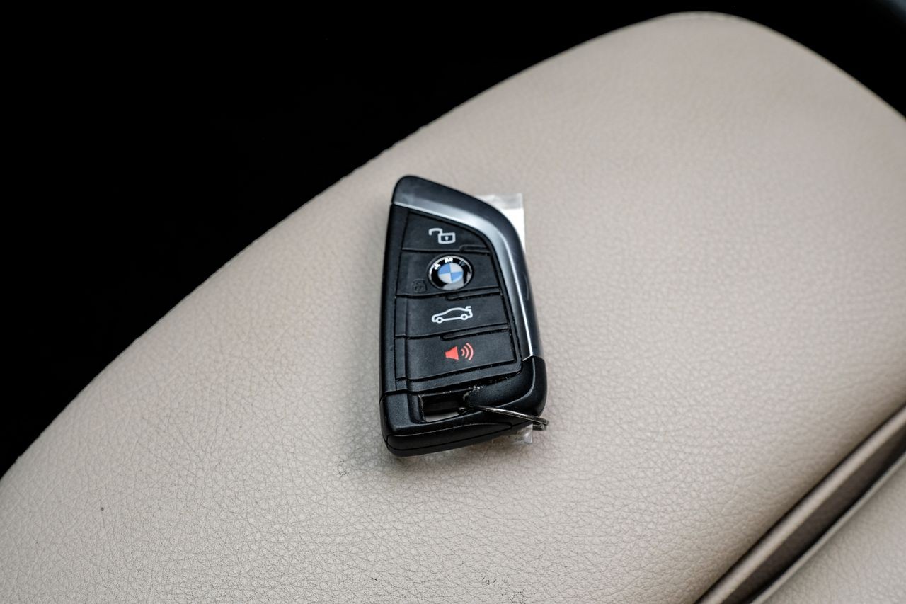 BMW 2 Series Vehicle Main Gallery Image 52