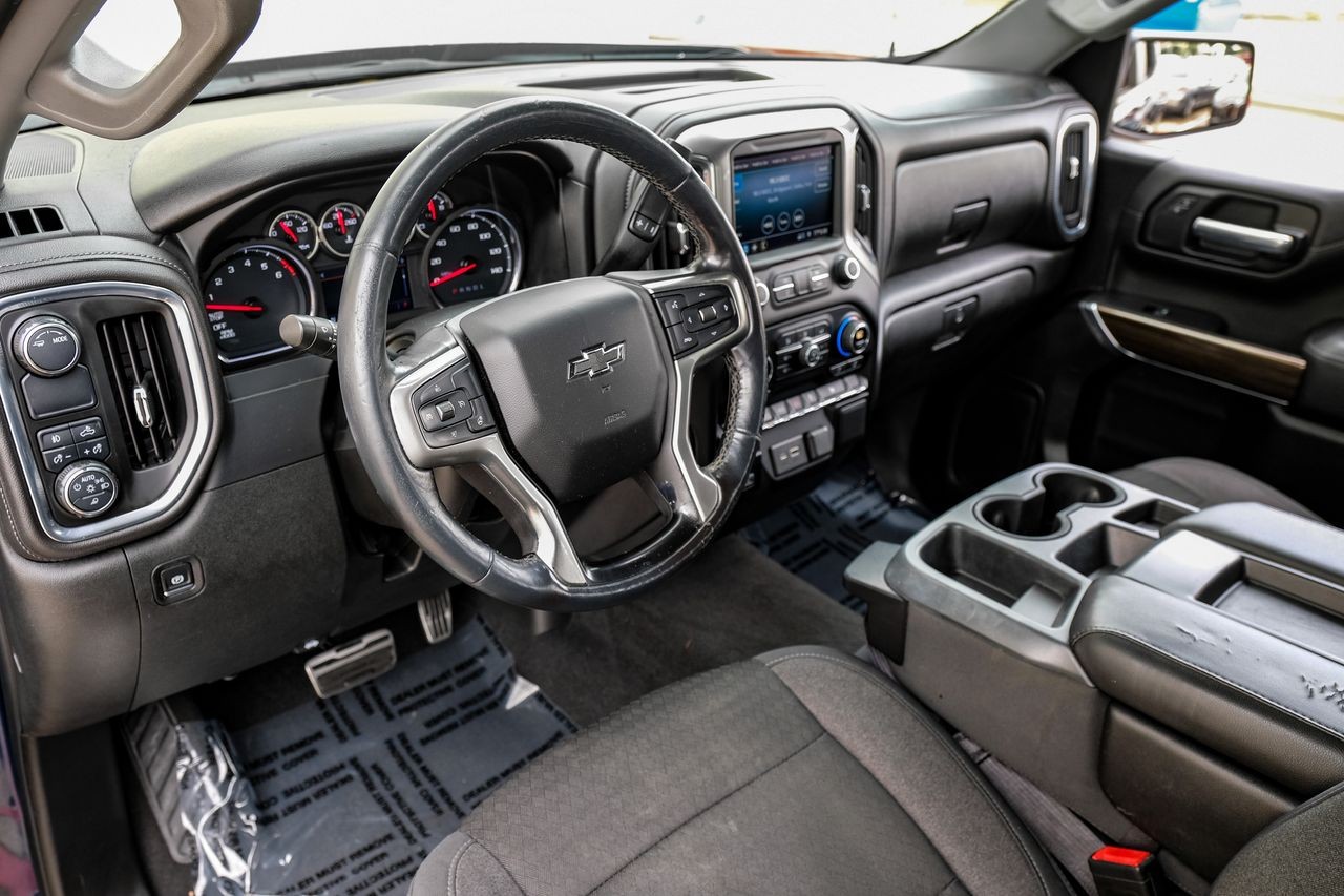 Chevrolet Silverado 1500 Vehicle Main Gallery Image 03