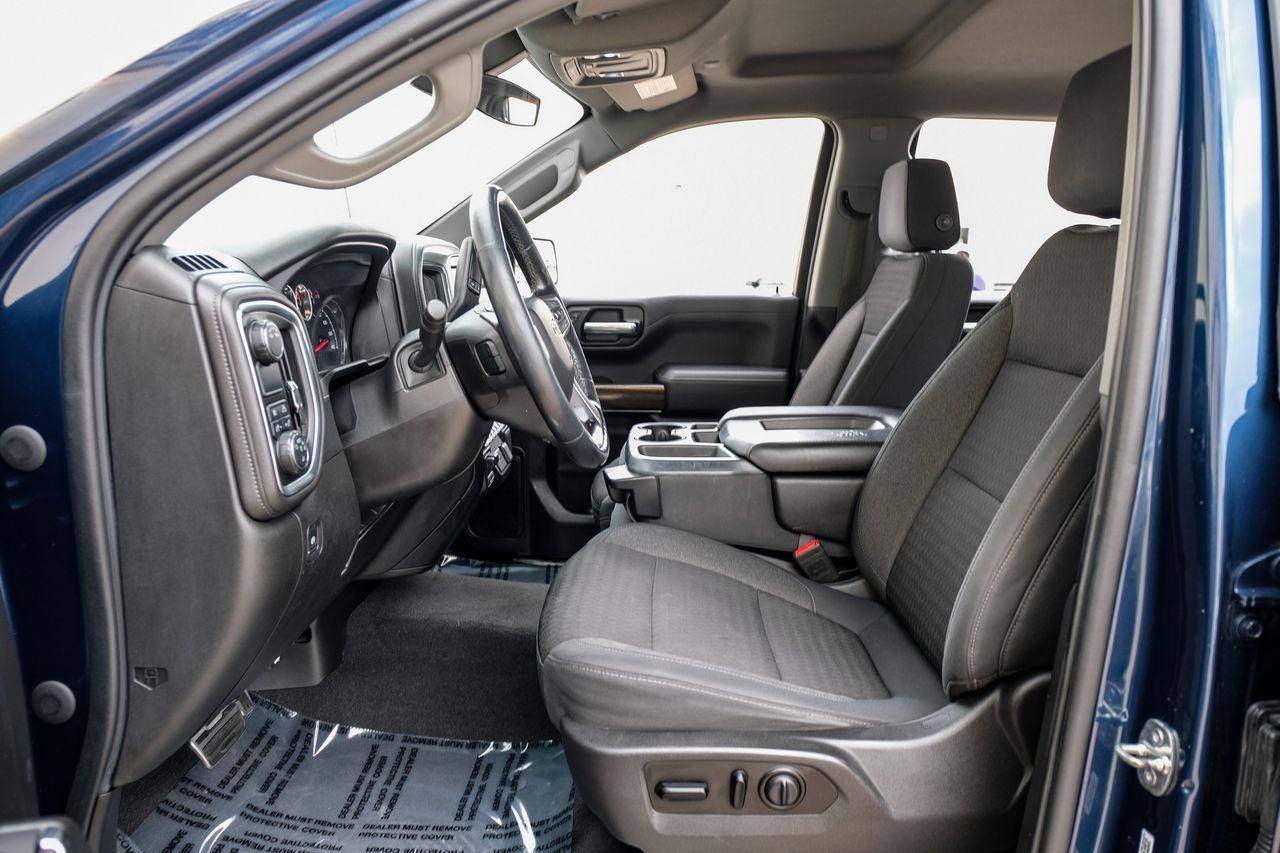 Chevrolet Silverado 1500 Vehicle Main Gallery Image 04