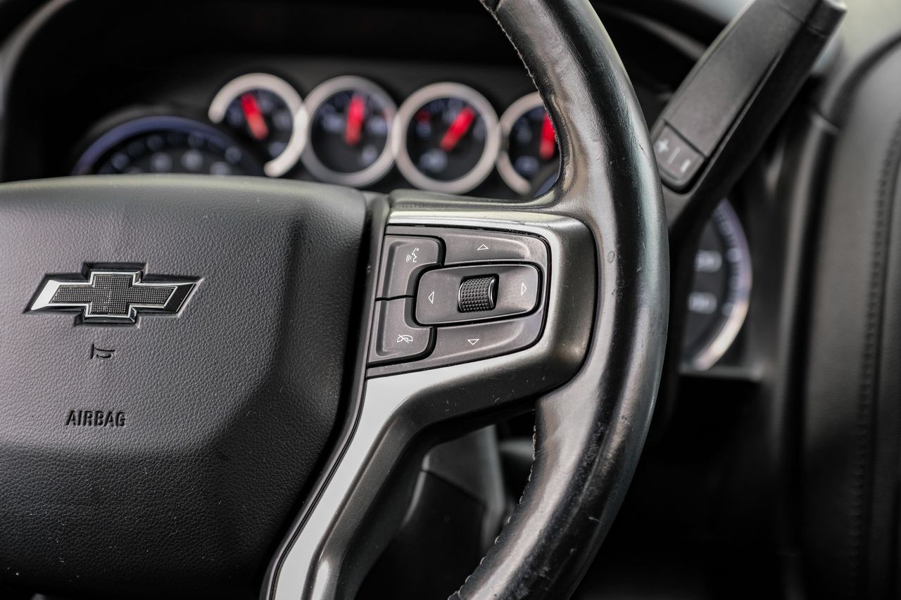 Chevrolet Silverado 1500 Vehicle Main Gallery Image 18
