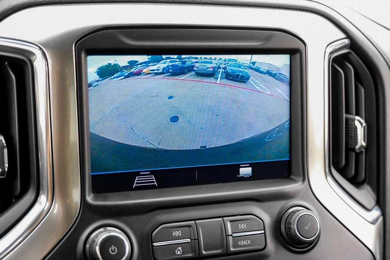 Chevrolet Silverado 1500 Vehicle Main Gallery Image 21