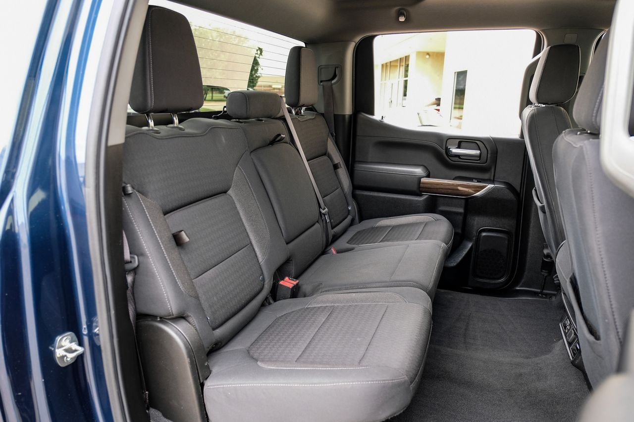 Chevrolet Silverado 1500 Vehicle Main Gallery Image 34
