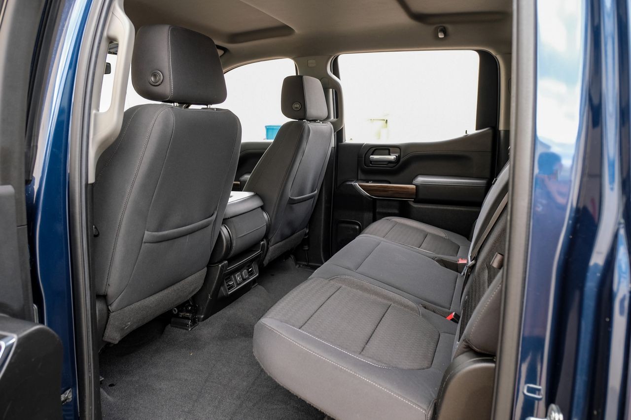 Chevrolet Silverado 1500 Vehicle Main Gallery Image 36