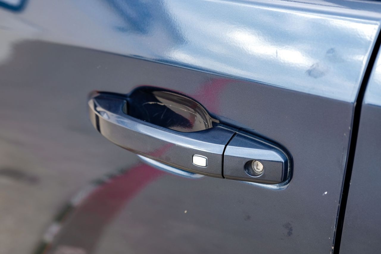 Chevrolet Silverado 1500 Vehicle Main Gallery Image 38