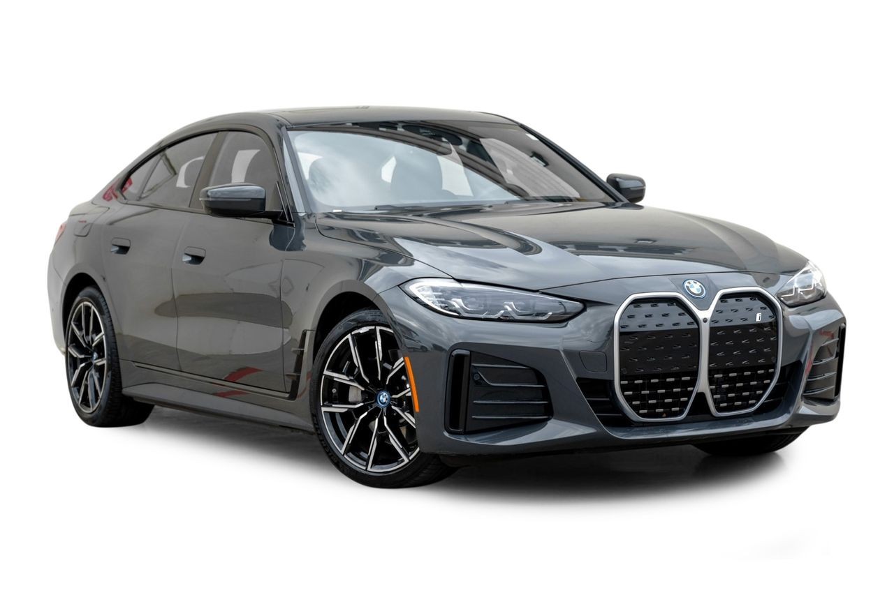 BMW i4 Vehicle Main Gallery Image 07
