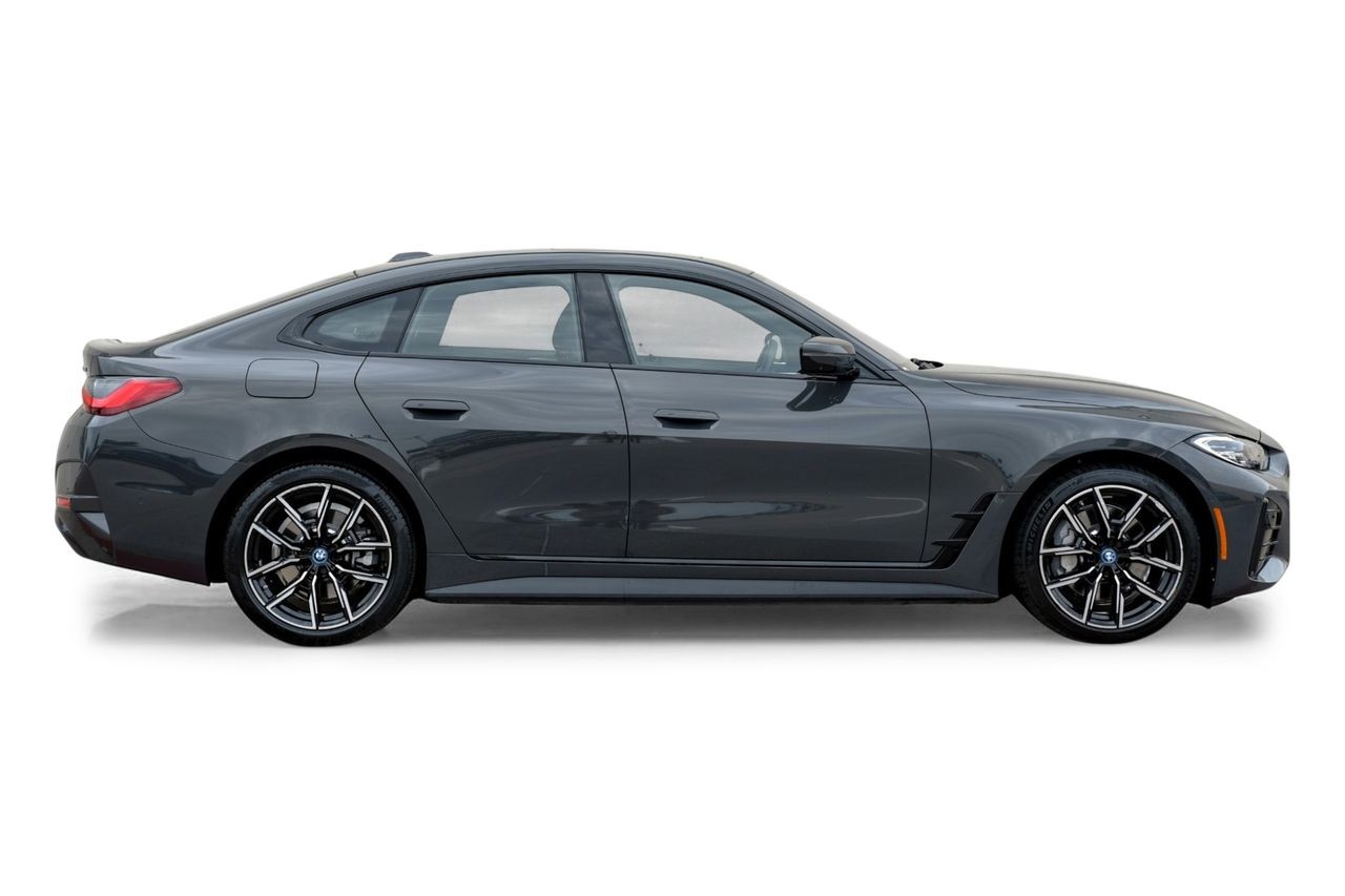BMW i4 Vehicle Main Gallery Image 08