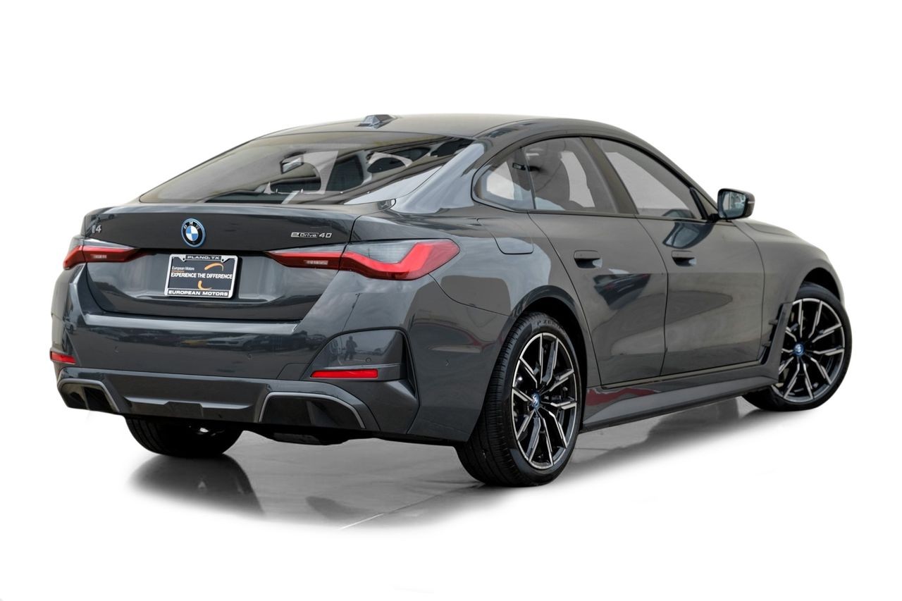 BMW i4 Vehicle Main Gallery Image 09
