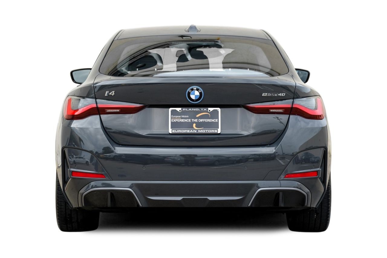 BMW i4 Vehicle Main Gallery Image 10