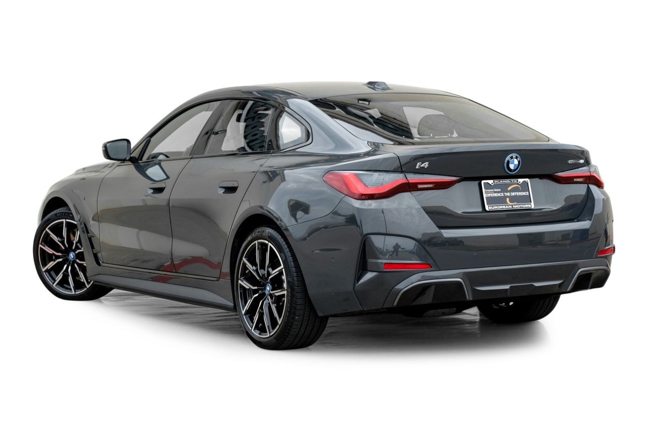 BMW i4 Vehicle Main Gallery Image 11