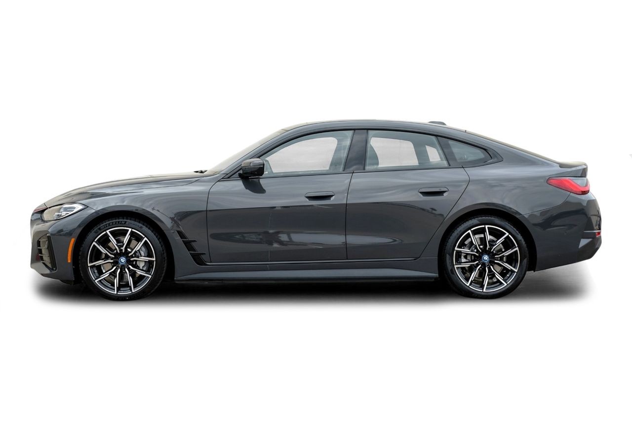 BMW i4 Vehicle Main Gallery Image 12
