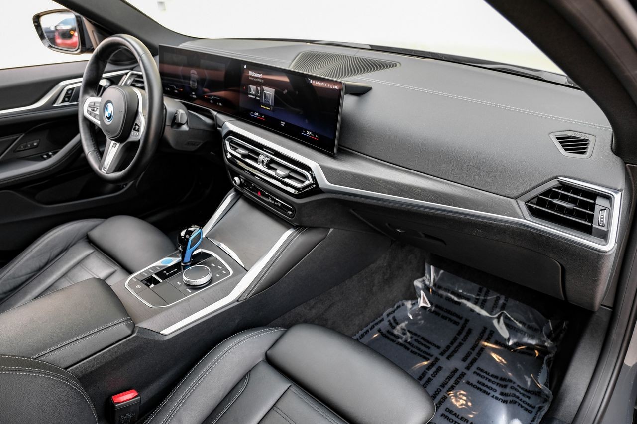 BMW i4 Vehicle Main Gallery Image 13