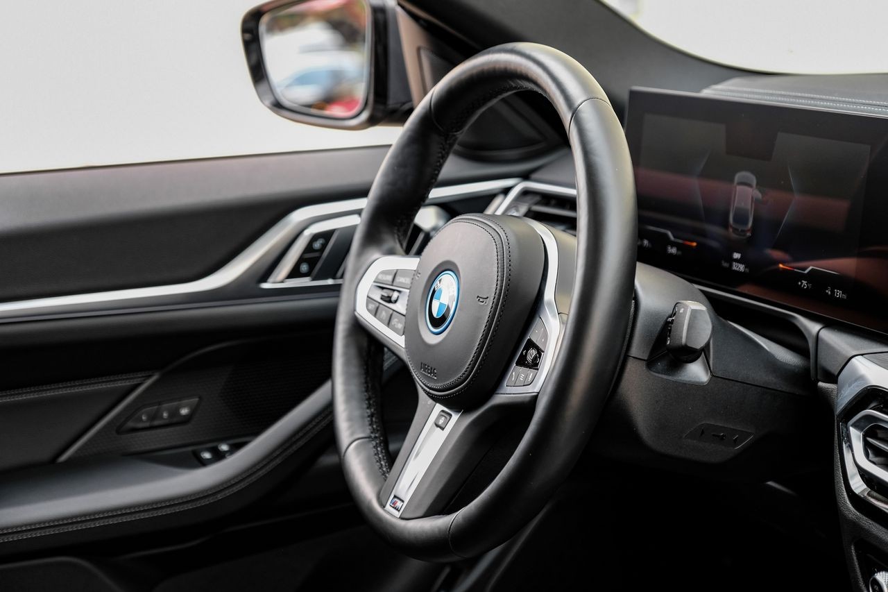 BMW i4 Vehicle Main Gallery Image 14