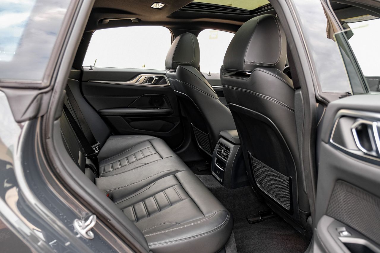 BMW i4 Vehicle Main Gallery Image 35
