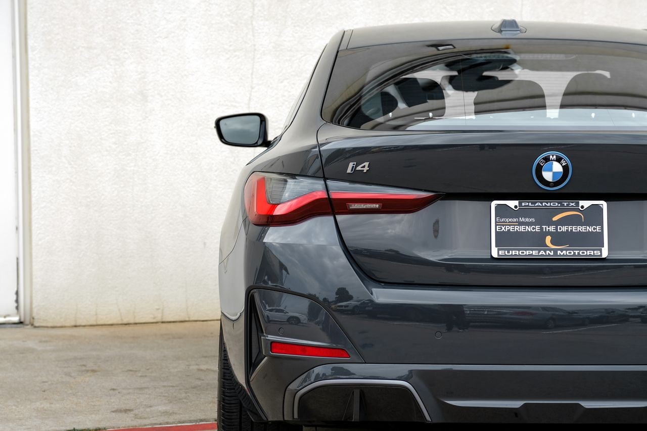 BMW i4 Vehicle Main Gallery Image 46