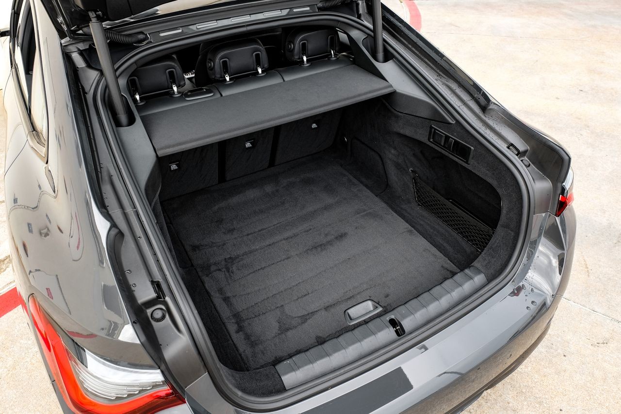 BMW i4 Vehicle Main Gallery Image 48
